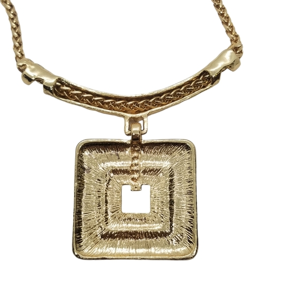 VINTAGE BYZANTINE  STYLE GOLDTONED & ENAMEL  PENDANT & WHEAT ROPE CHAIN NECKLACE - Picture 5 of 5